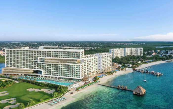 Upgrade Your Cancun Escape: Ocean Views, Your Own Hot Tub & Vantage Club - Save 43%